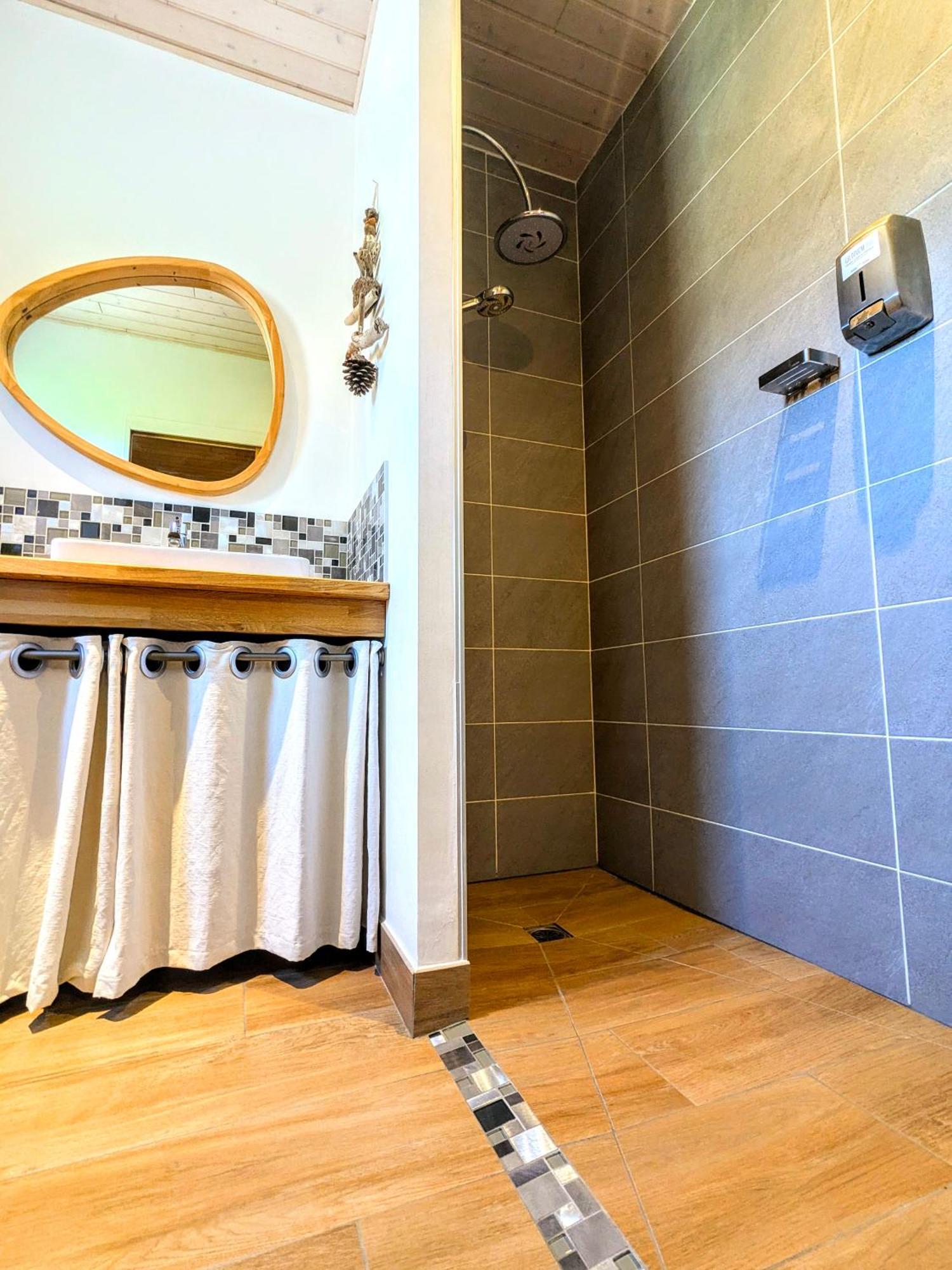 Bed & Breakfast Font Vive: Eco-friendly Retreat With Gourmet Kitchen And Panoramic Views *